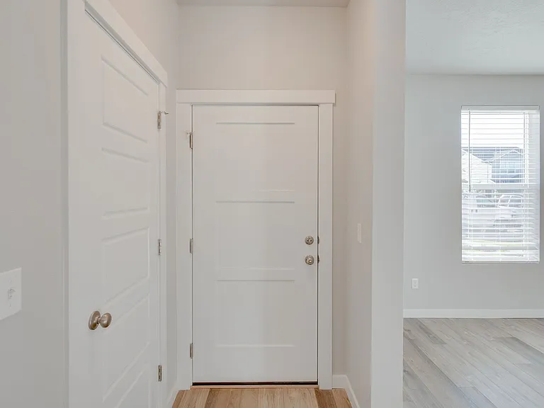 319 S Riggs Spring Ave — Photo 2