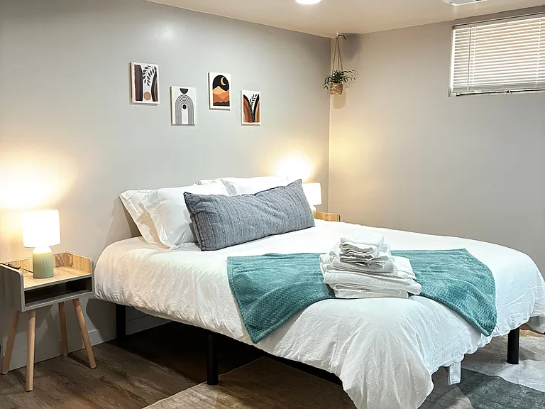 2 bed, 1.0 bath, 1024 sqft, $2,000 — Photo 50