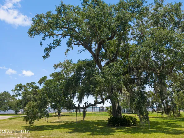 Engman Ave, Bay Saint Louis, MS 39520