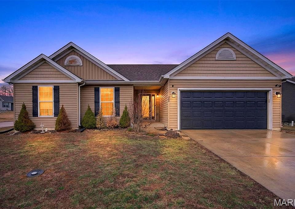 1st image of 360 Spring Valley Dr