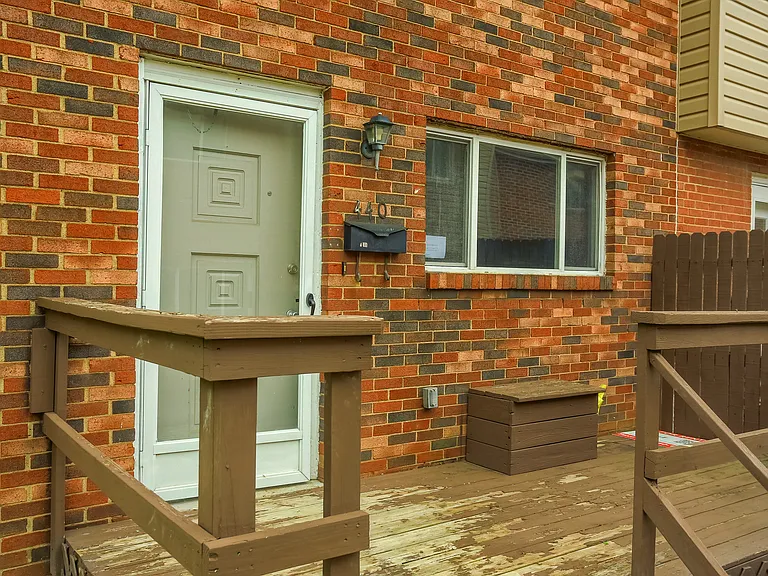 440 Brierly Ln #440 — Photo 2