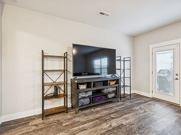 5th image of 4116 Suntropic Ln