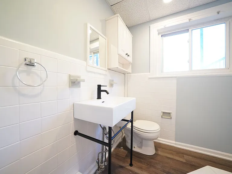 402 N Church St — Photo 13