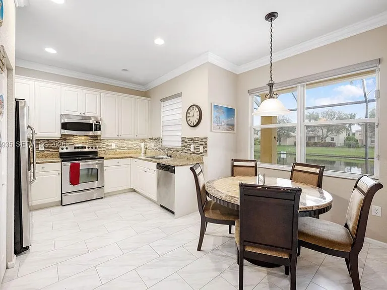 7841 Jewelwood Dr — Photo 12