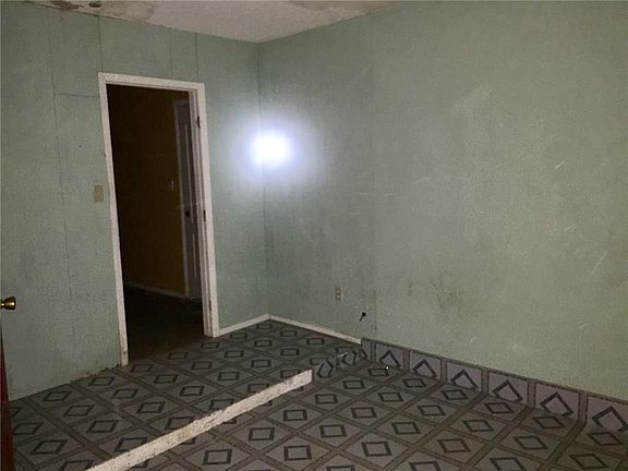 3rd image of 1700 Opossum Cir