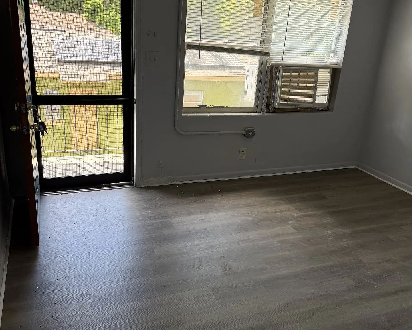 2 bed, 716 sqft, $975 — Photo 4