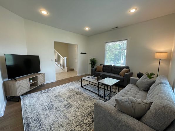 718 W Spofford Ave #1