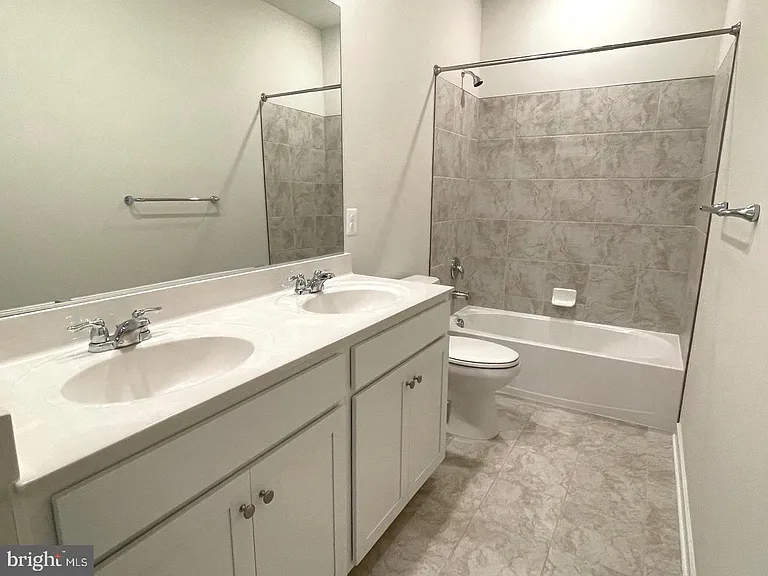 2328 Hawkshill Dr — Photo 41