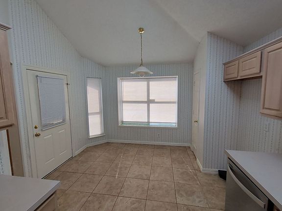 5th image of 4819 Brady Ct