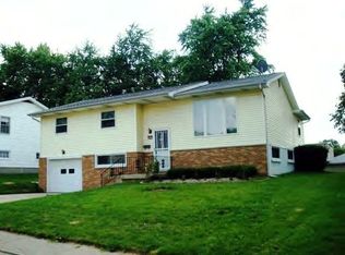 3955 Greenridge Dr, Decatur, IL 62526