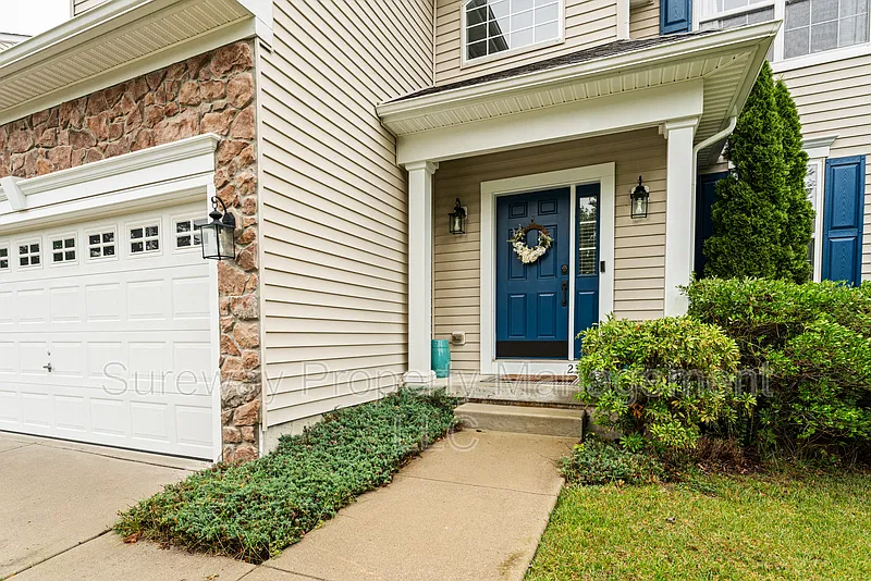 3 bed, 2.5 bath, 1620 sqft, $3,400 — Photo 4