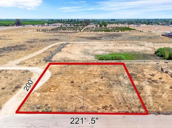 1 E Industrial Dr, Parlier, CA 93648