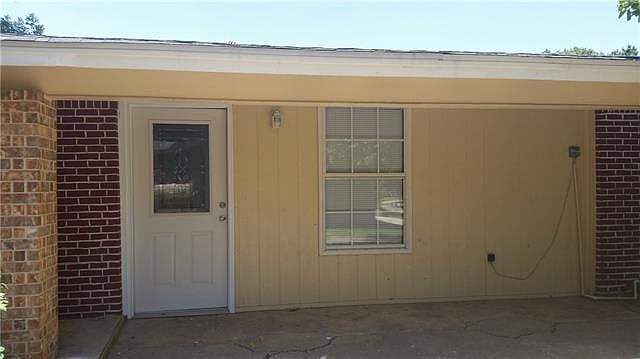 2nd image of 2952 Leahy Dr