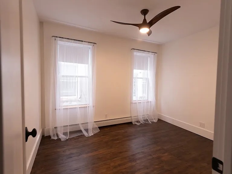 293 Montgomery St #1 — Photo 27