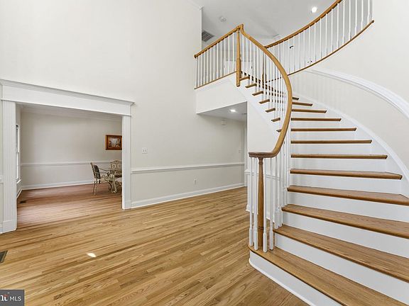 3rd image of 11500 Great Falls Way