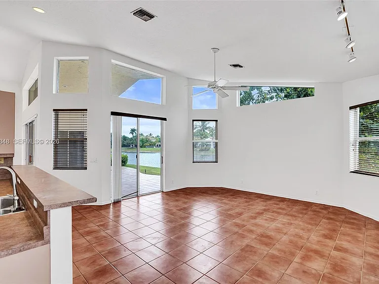 10800 Haydn Dr — Photo 25