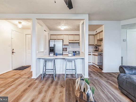 4th image of 3502 Lochearn Ct APT B