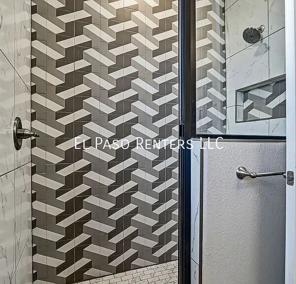 13082 Oakhampton Ave — Photo 7