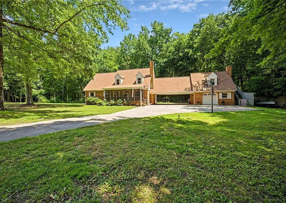 1st image of 735 Daniels Rd