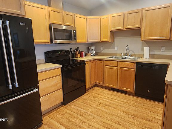 4th image of 106 Sinopah St