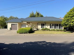 460 N 20th St, Reedsport, OR 97467
