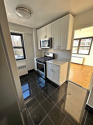 4th image of 305 E 86th St #8K