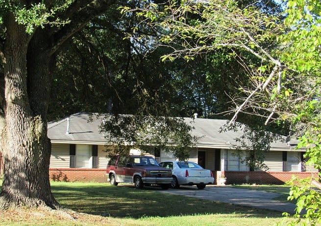 2nd image of 2856 S Colonial Dr