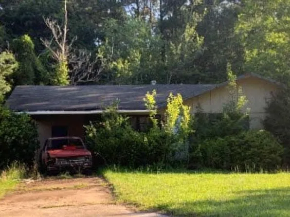 1111 Parkview Dr, Griffin, GA 30224