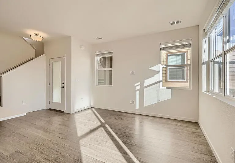 9720 Clermont Ln — Photo 3