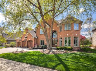 1048 Chadwick Ct, Aurora, IL 60502