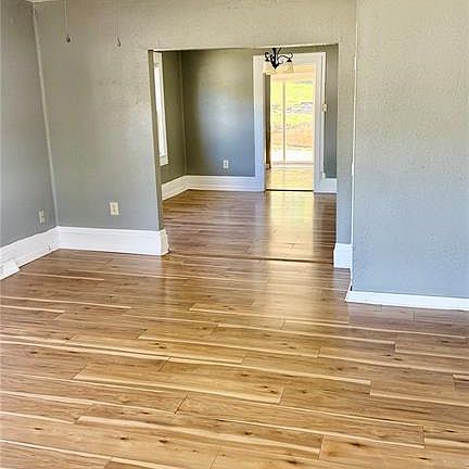 3rd image of 302 Morgan St