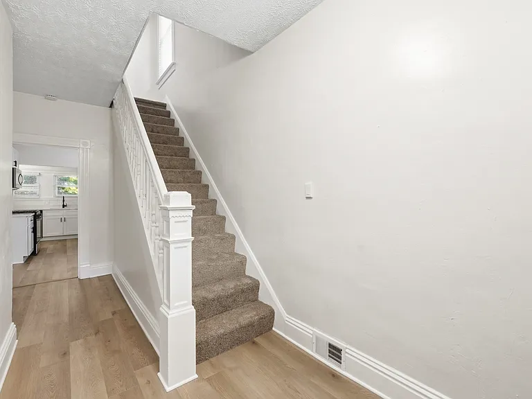1642 Methyl St — Photo 2