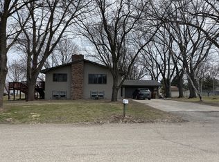 1632 N 6th St, Montevideo, MN 56265