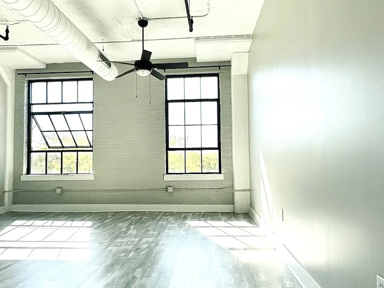 221 S Ludlow St #505 — Photo 2