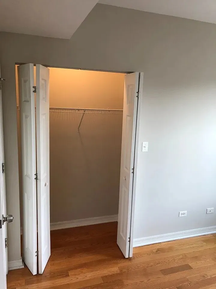 2 bed, 800 sqft, $2,300 — Photo 3