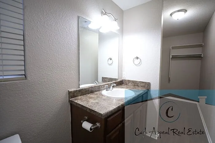 3883 Saddlecrest Dr — Photo 9