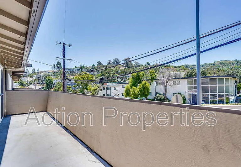 2186 Carlmont Dr #6 — Photo 17
