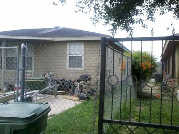 2nd image of 7006 Laguna Del Rey Dr
