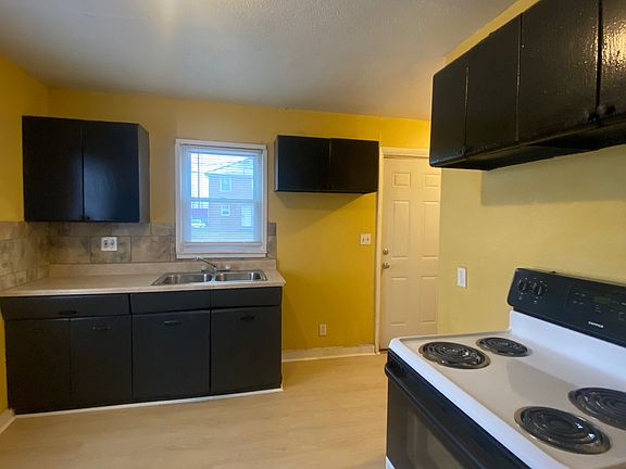 4th image of 9531 Charlotte St #1