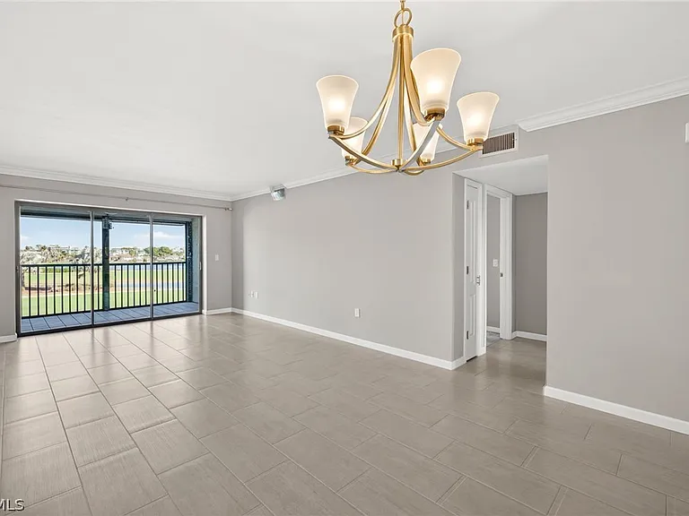 7430 Lake Breeze Dr #313 — Photo 5