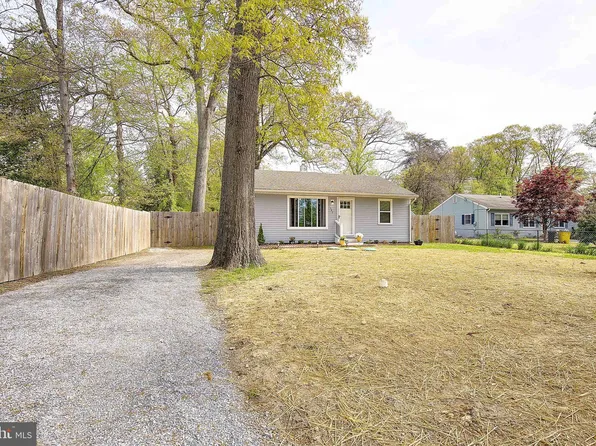 582 6th St, Pasadena, MD 21122