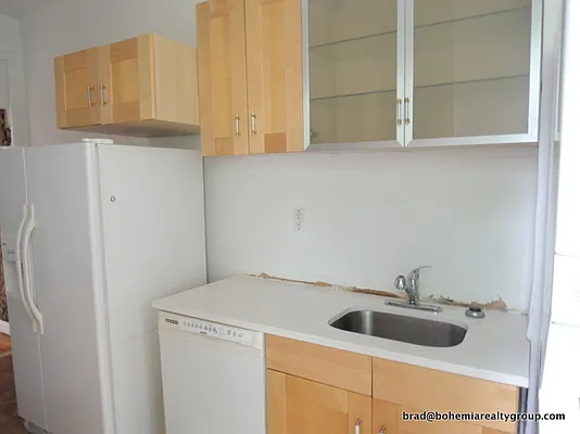 Rented by Bohemia Realty Group | media 7