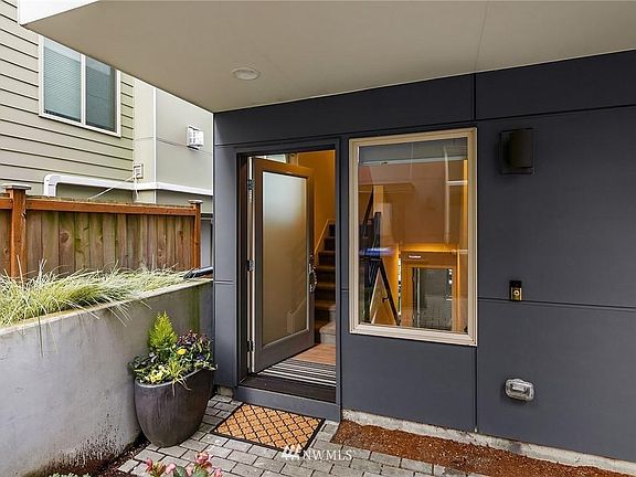 4th image of 3818 23rd Ave W #A