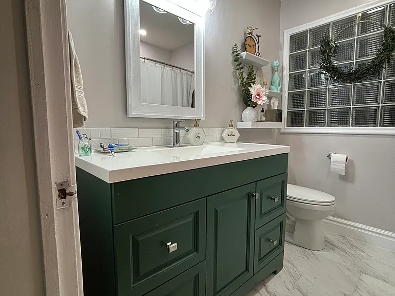 Upstairs bathroom