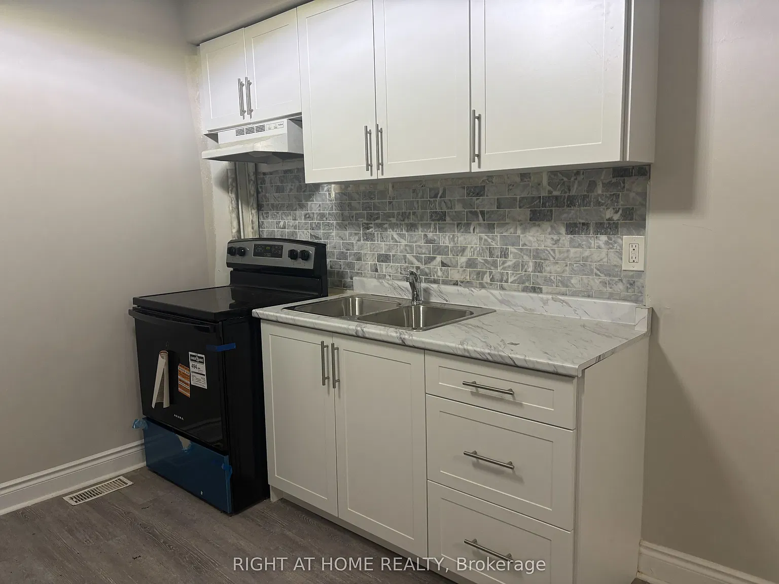 2 bed, $2,100 — Photo 1