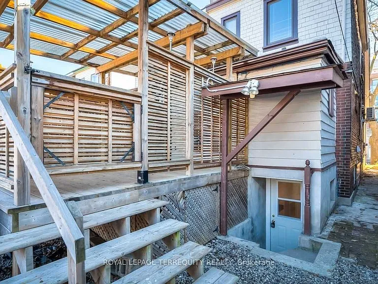 1760 Queen St E #BASEMENT — Photo 3