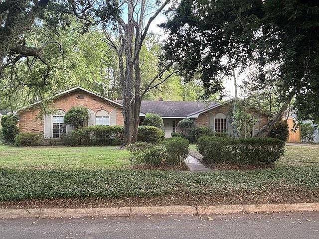1st image of 3729 Claridge Rd S