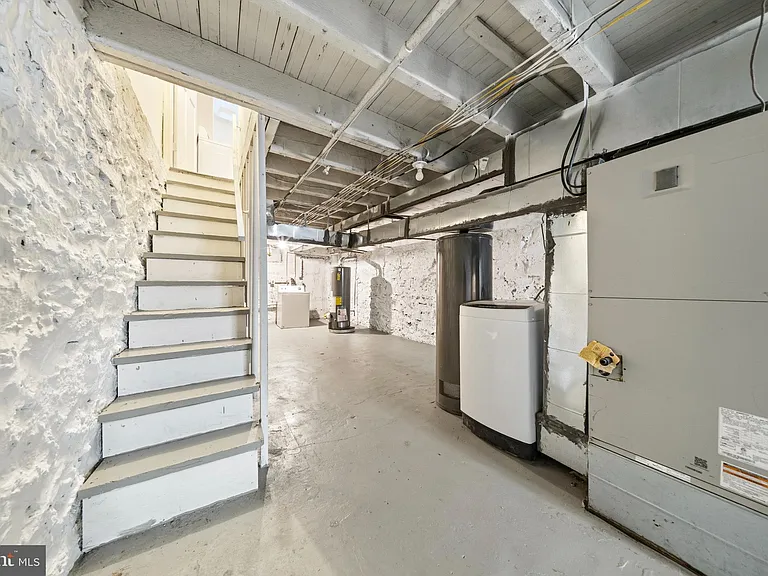 2516 W Pratt St — Photo 23
