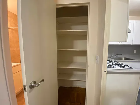 Rented by Queens Apartments Realty LLC | media 14