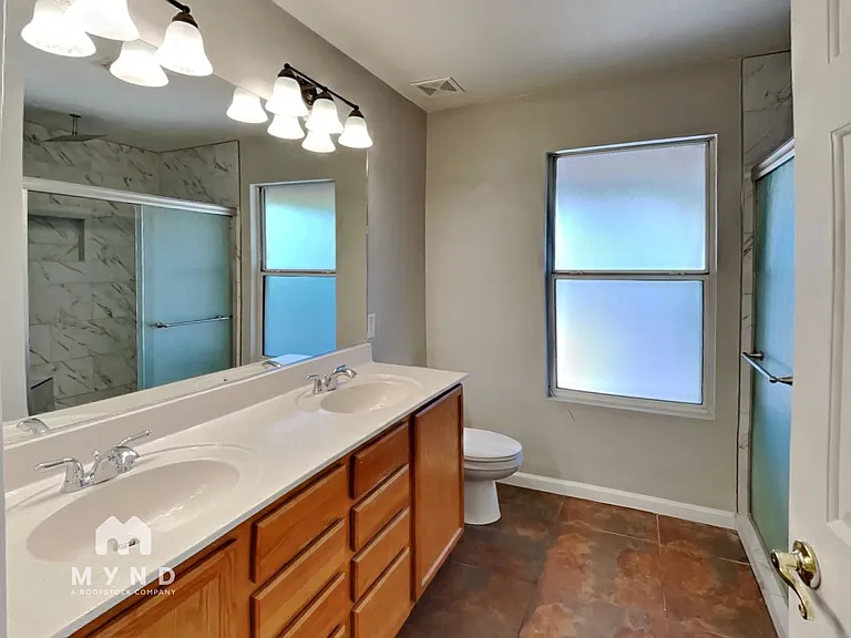 10668 S Silverbluff Dr — Photo 16